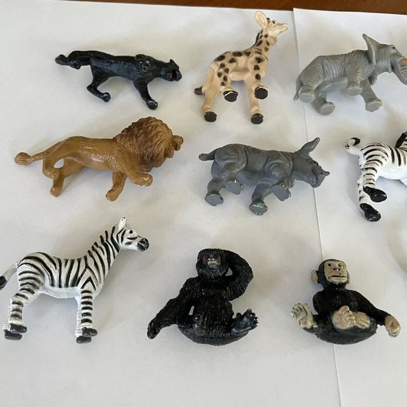 Safari Ltd Lot of 15 Wild Animals - Giraffe Zebra Hippo Chimp Ape Alligator - Picture 7 of 8